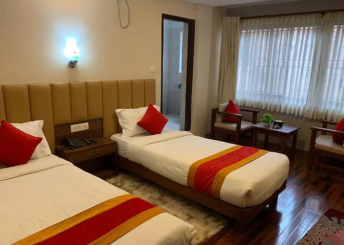 Hotel Redstone Regency *
