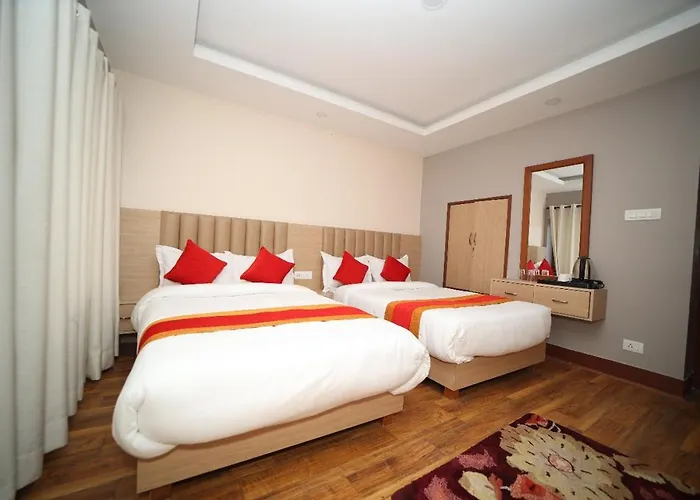 Redstone Regency Hotel
