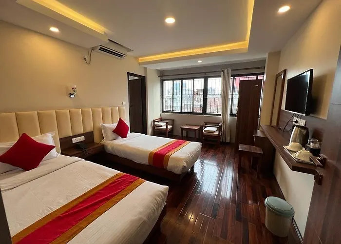 Redstone Regency Hotel *